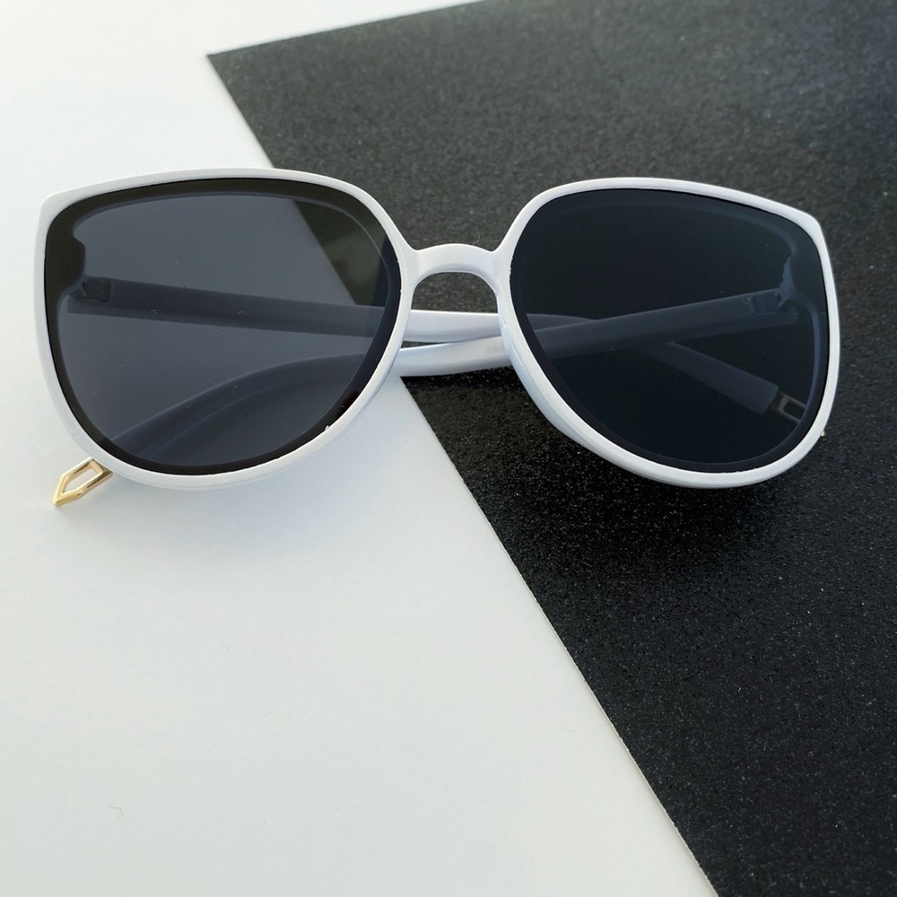 Retro Cat Eye Rounded Sunglasses - White - Picture 2 of 2